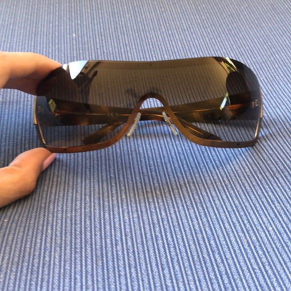 SOLD CHANEL Oversized Shield Sunglasses - Picture 4 of 8